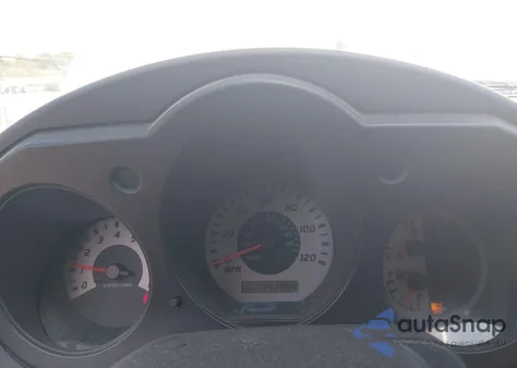 2004 Nissan Xterra Xe z USA, uszkodzony, nr VIN 5N1ED28T94C611553